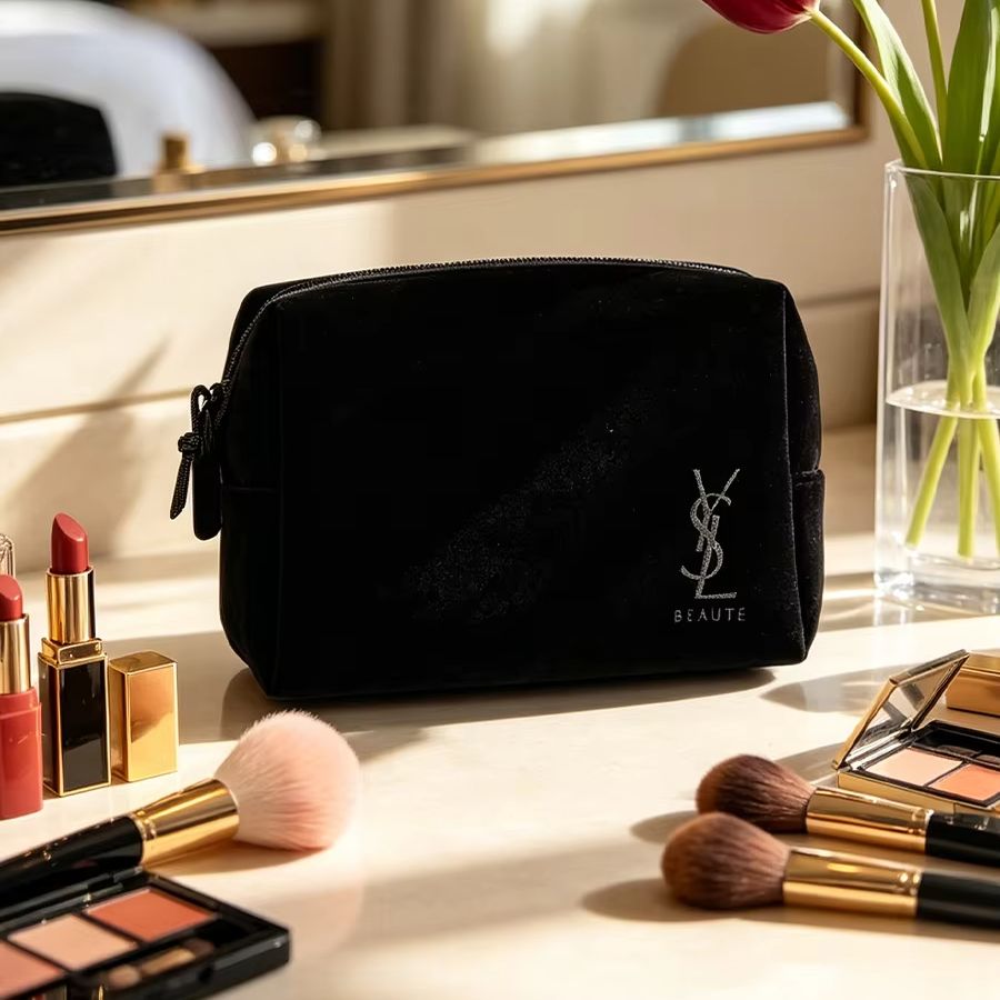 Czarna kosmetyczka YSL z nadru – Ysl Beauty Makeup Bag recenzja i cena