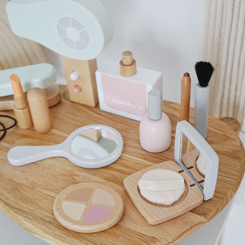 Nowy Drewniany Zestaw do Makij – Beauty Makeup Set For Kids recenzja i cena