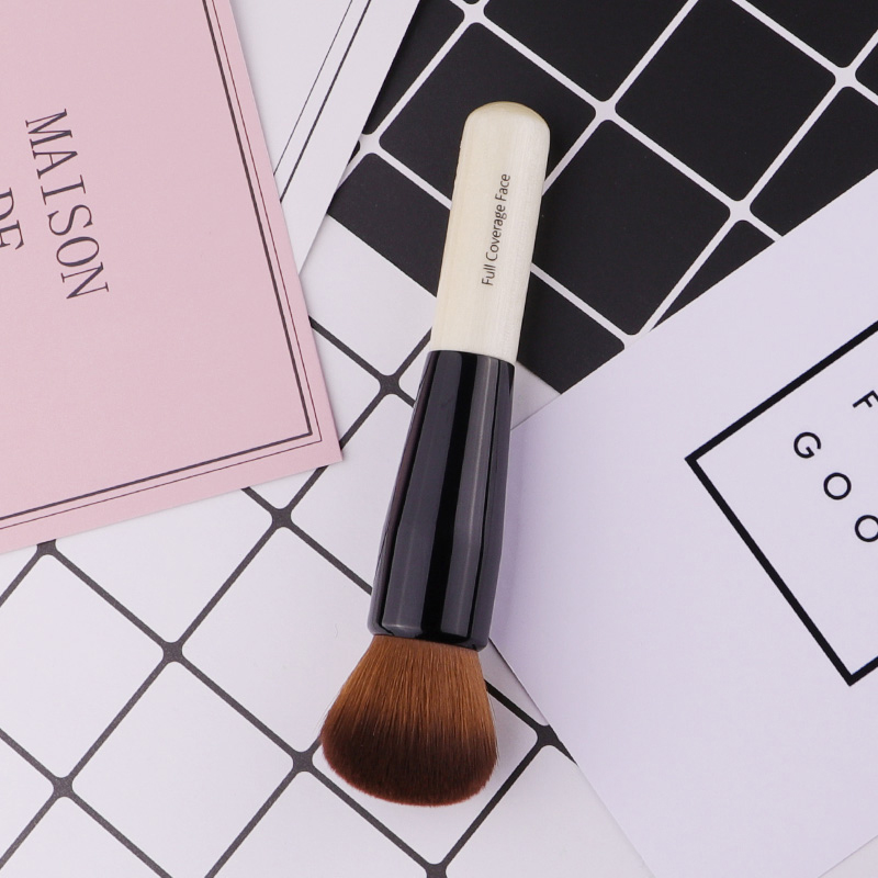 Pędzel do makijażu w proszku D – Concealer Full Coverage recenzja i cena