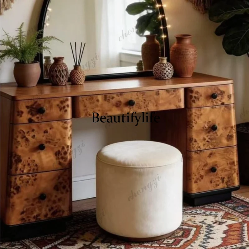 Piękna komoda w stylu średniow – Beauty Makeup Table recenzja i cena